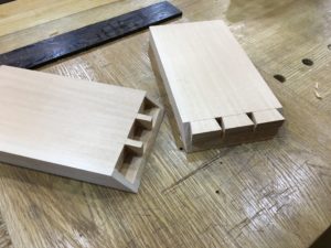 how to cut the blind mitered dovetail joint
